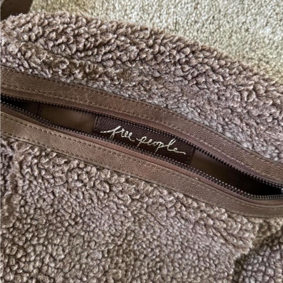 Free People brown sherpa handbag - Picture 3 of 4